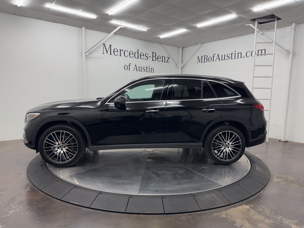 2026 Mercedes Benz GLC 300 photo 2