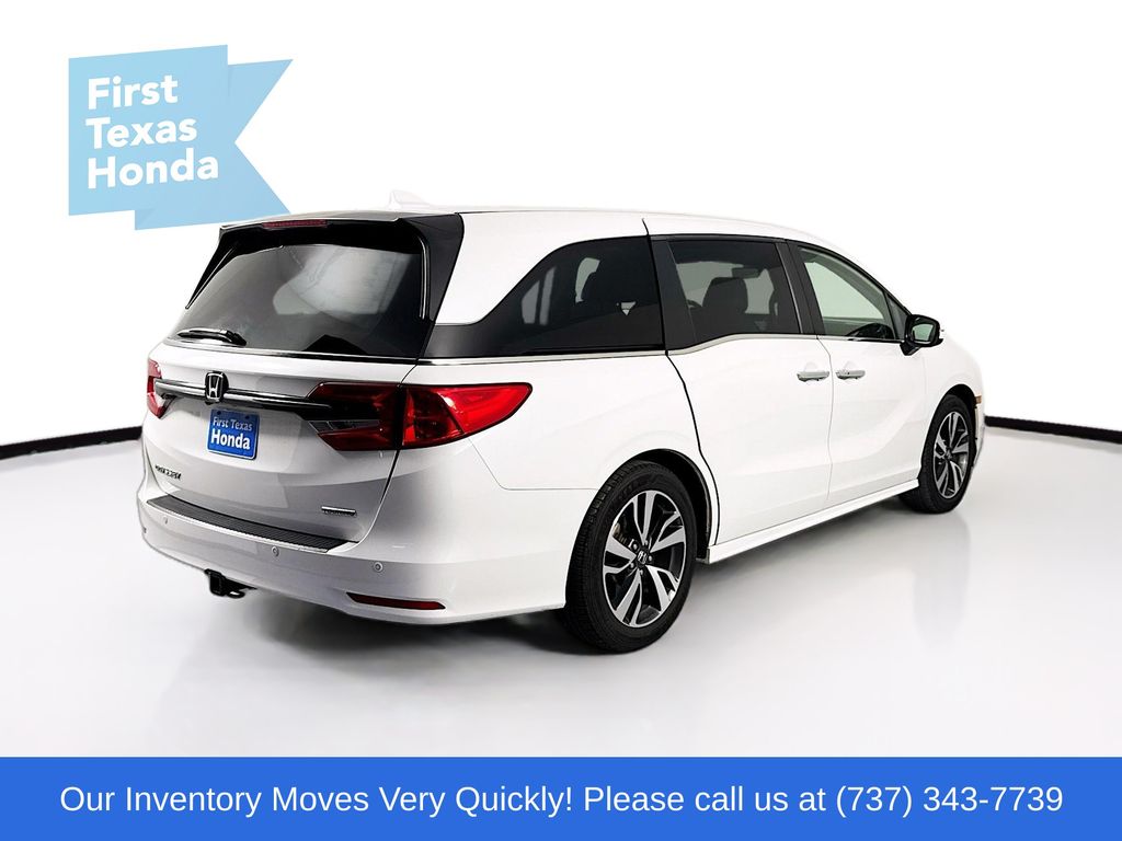 2021 Honda Odyssey Touring photo 4