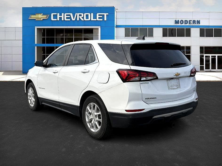2022 Chevrolet Equinox LT photo 2