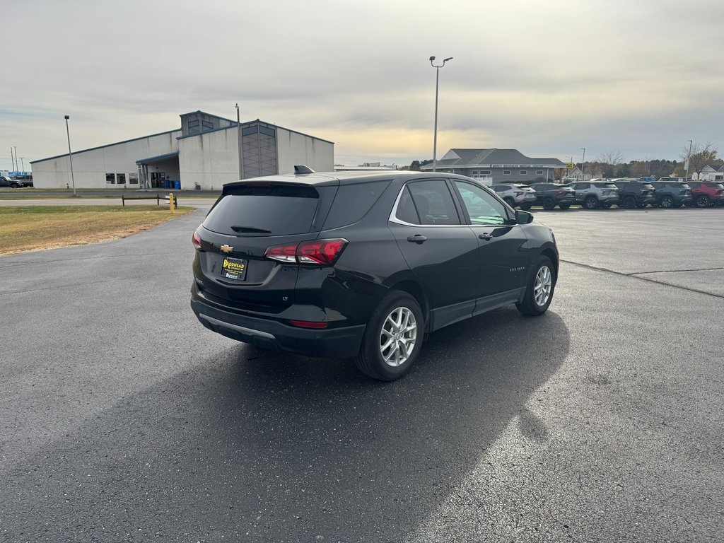 2022 Chevrolet Equinox LT photo 3