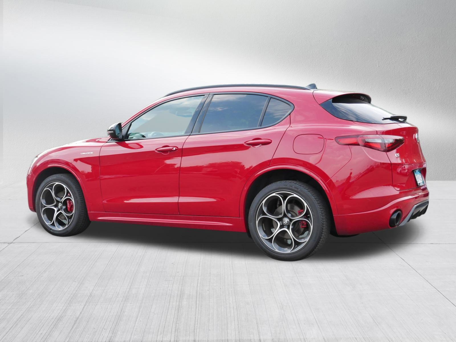 2022 Alfa Romeo Stelvio Ti Sport photo 4