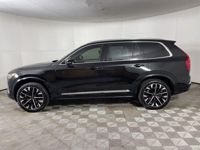 2025 Volvo XC90 T8 AWD Plus photo 4