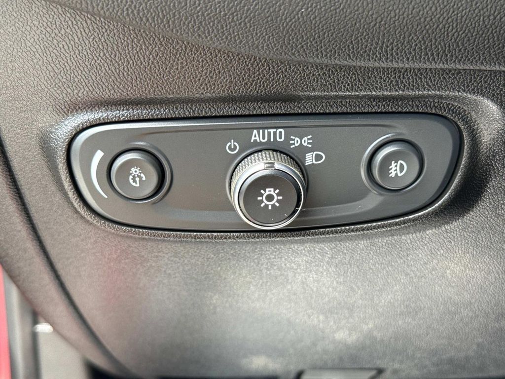 2021 Chevrolet Equinox LT photo 33