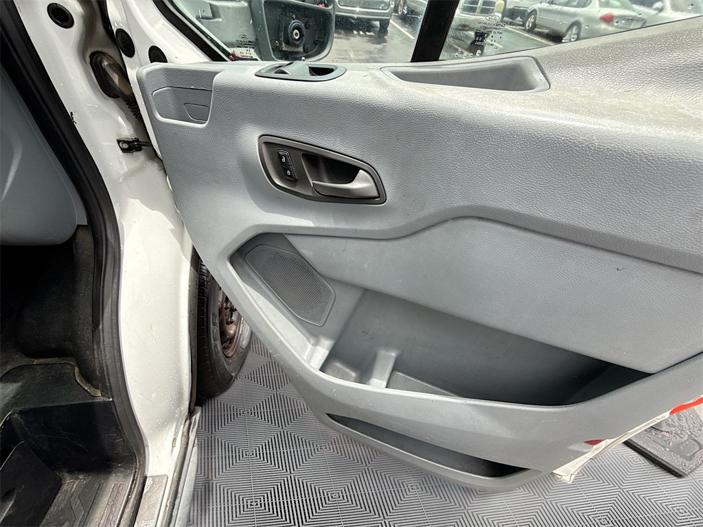 2015 Ford Transit Van photo 4