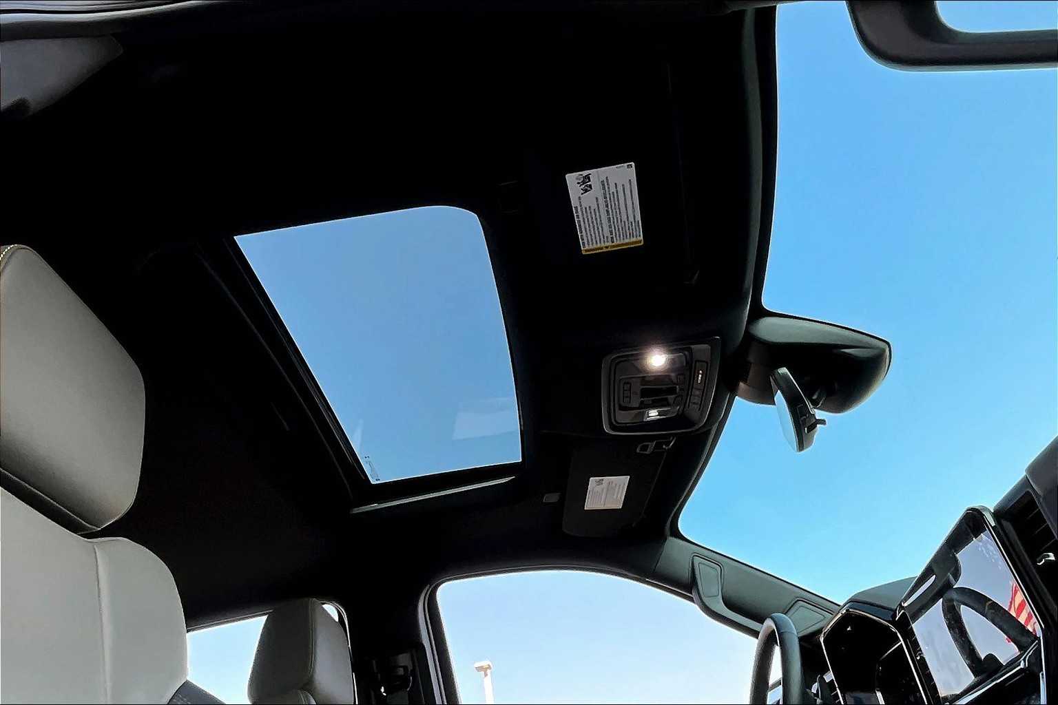 2024 Chevrolet Silverado 1500 ZR2 photo 12