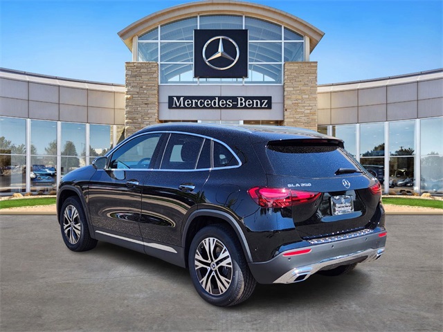 2026 Mercedes Benz GLA 250 4MATIC photo 3