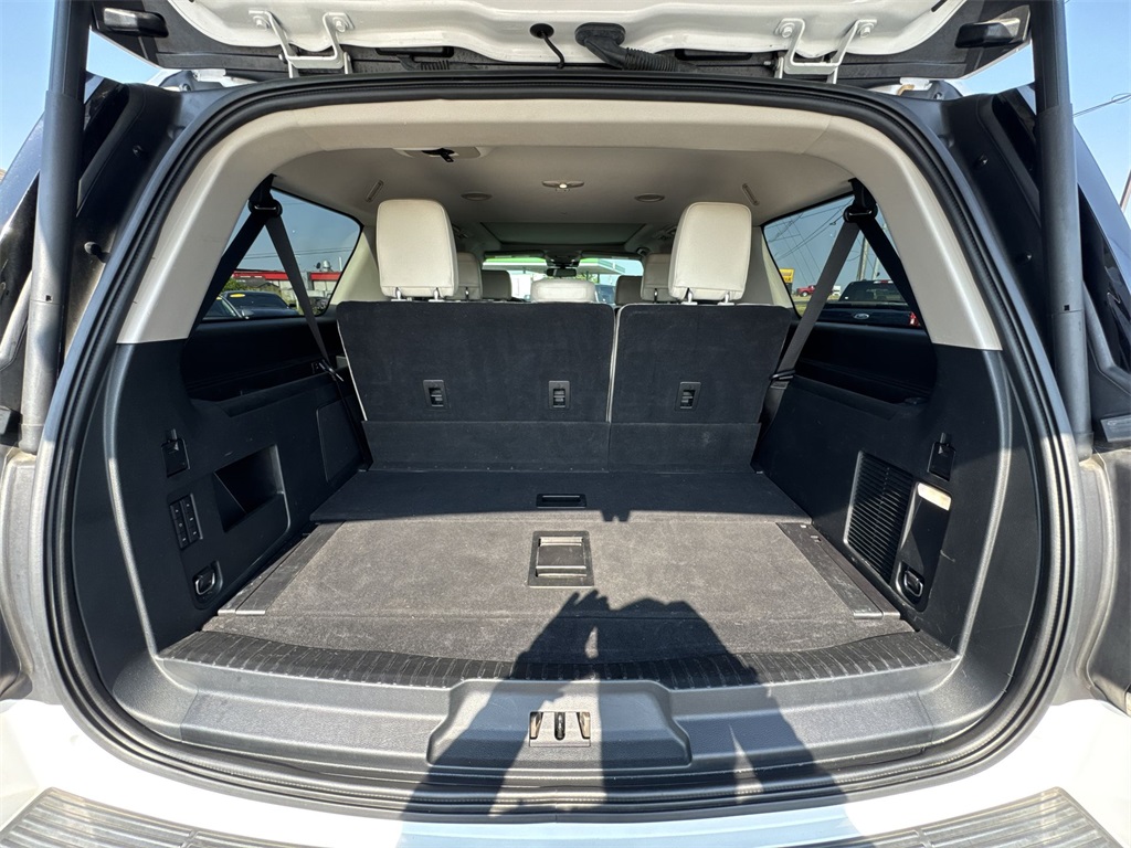 2021 Ford Expedition MAX Platinum photo 24