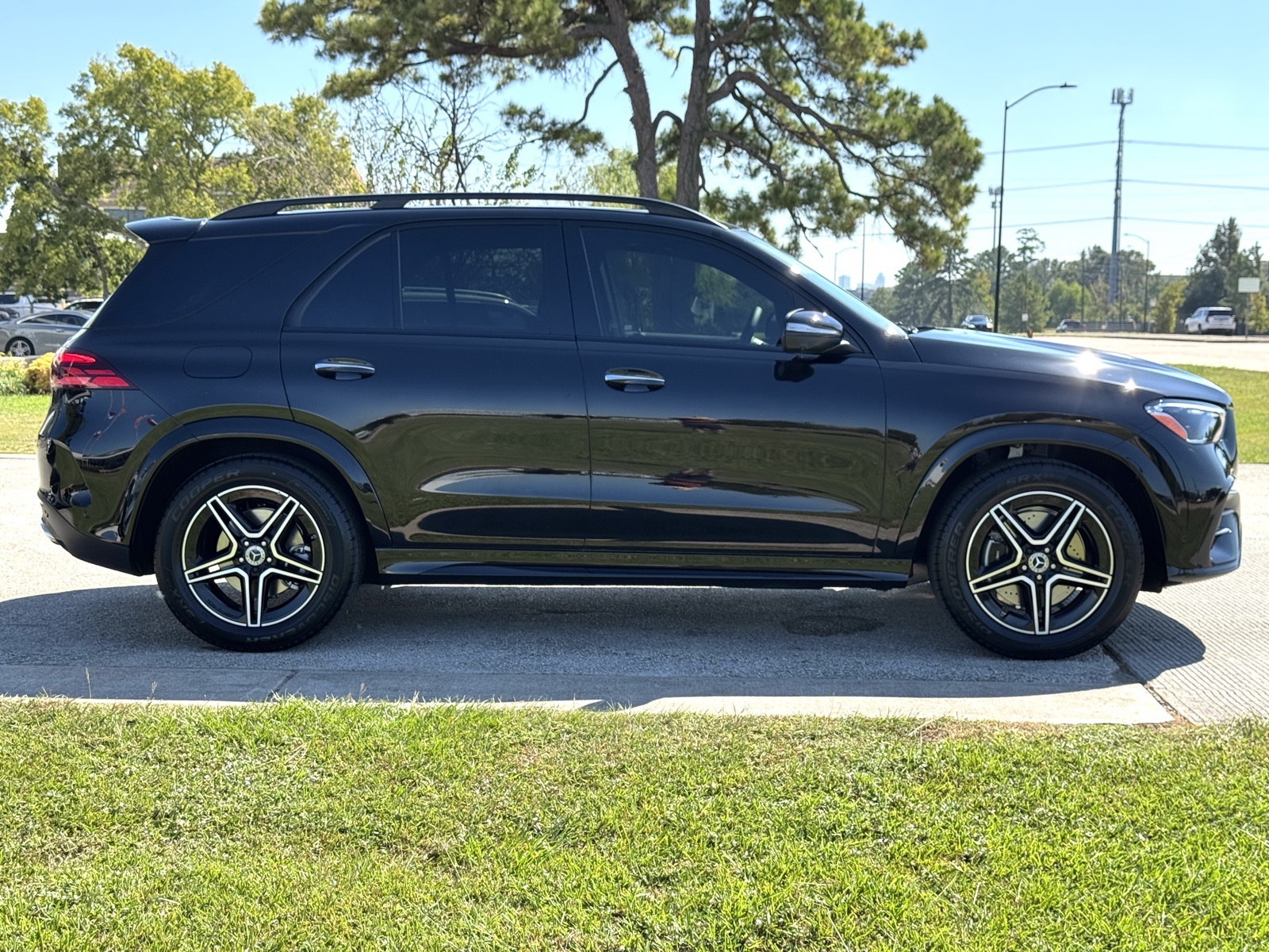 2026 Mercedes Benz GLE 350 4MATIC photo 2