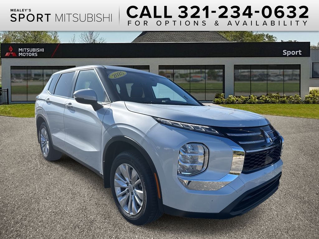 2025 Mitsubishi Outlander ES's photo