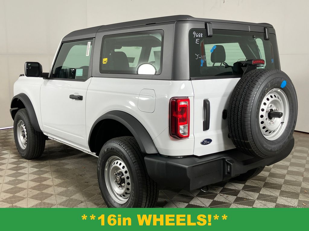 2025 Ford Bronco Base photo 8