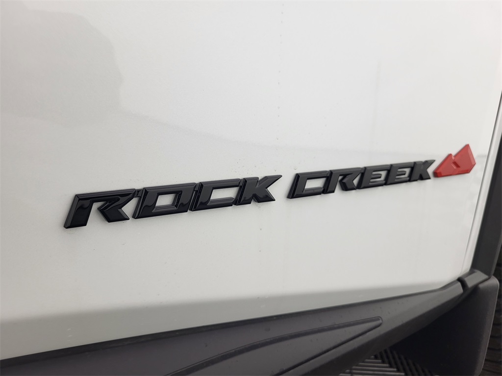 2025 Nissan Rogue SV photo 8