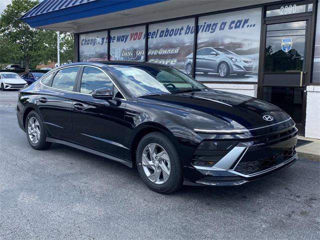 2025 Hyundai Sonata SE photo 2