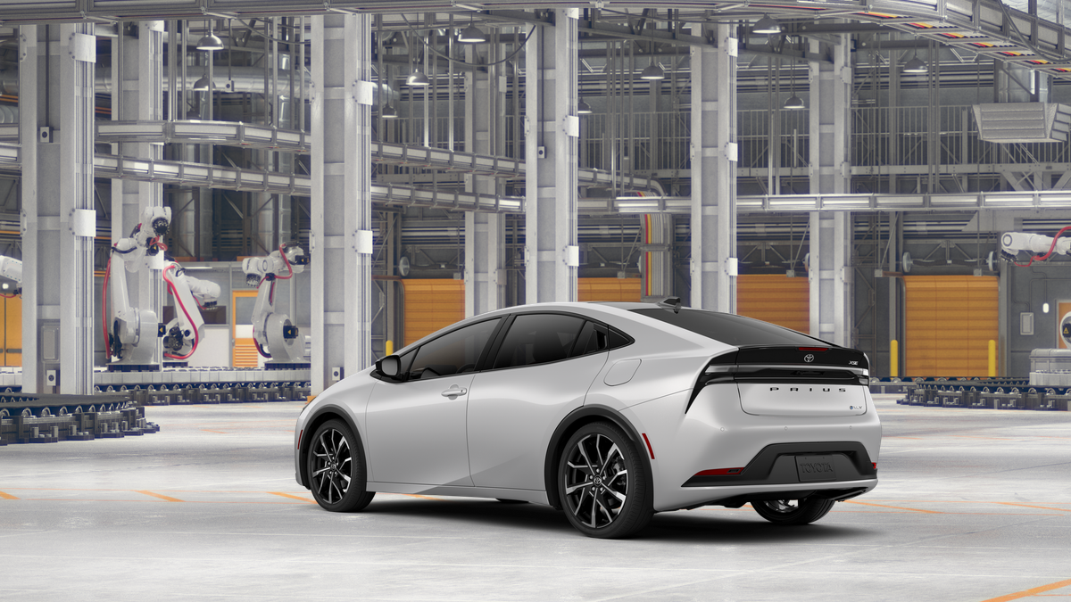 2026 Toyota Prius Plug-in Hybrid XSE photo 6