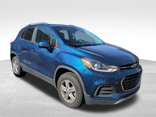 2020 Chevrolet Trax LT photo 2
