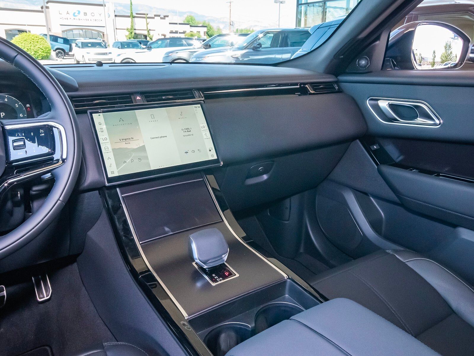 2026 Land Rover Range Rover Velar SE photo 23