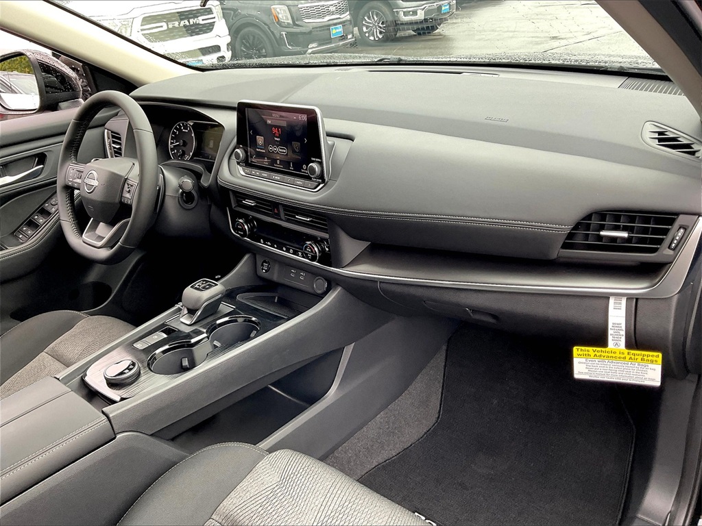 2026 Nissan Rogue SV photo 9