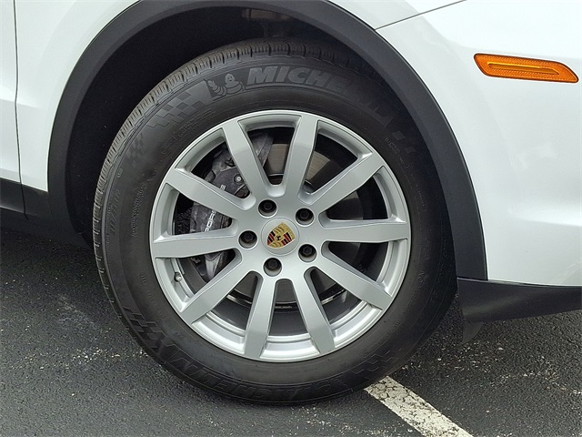 2019 Porsche Cayenne Base photo 8