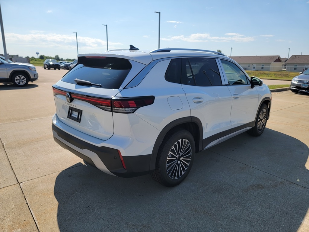 2025 Volkswagen Tiguan S photo 2