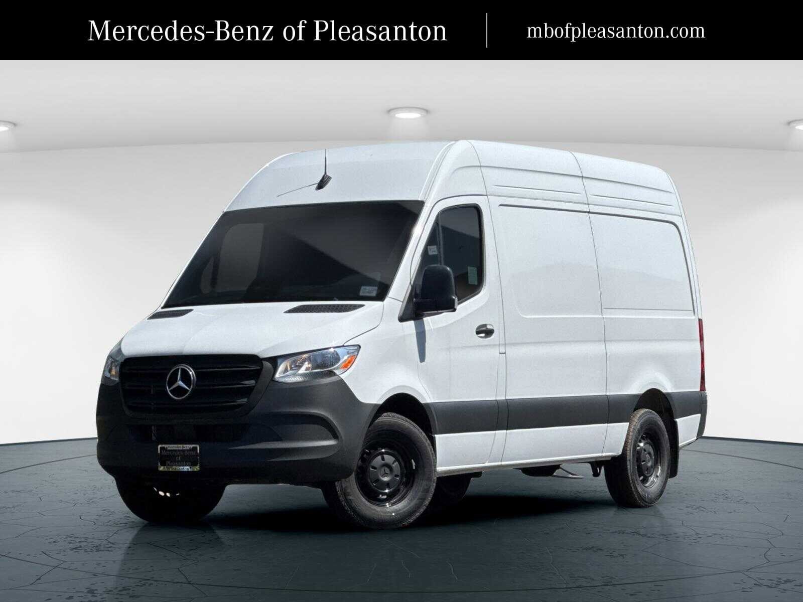 2025 Mercedes-Benz Sprinter Cargo Van Base's photo
