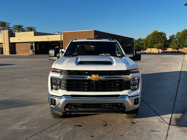 2024 Chevrolet Silverado 3500HD LT photo 3