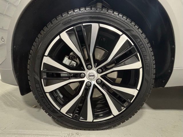 2023 Volvo XC60 B5 Plus photo 13