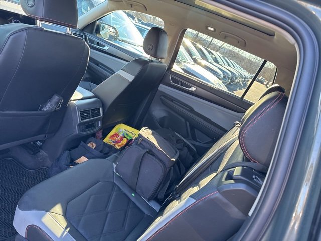 2024 Volkswagen Atlas Peak Edition SE Technology photo 2