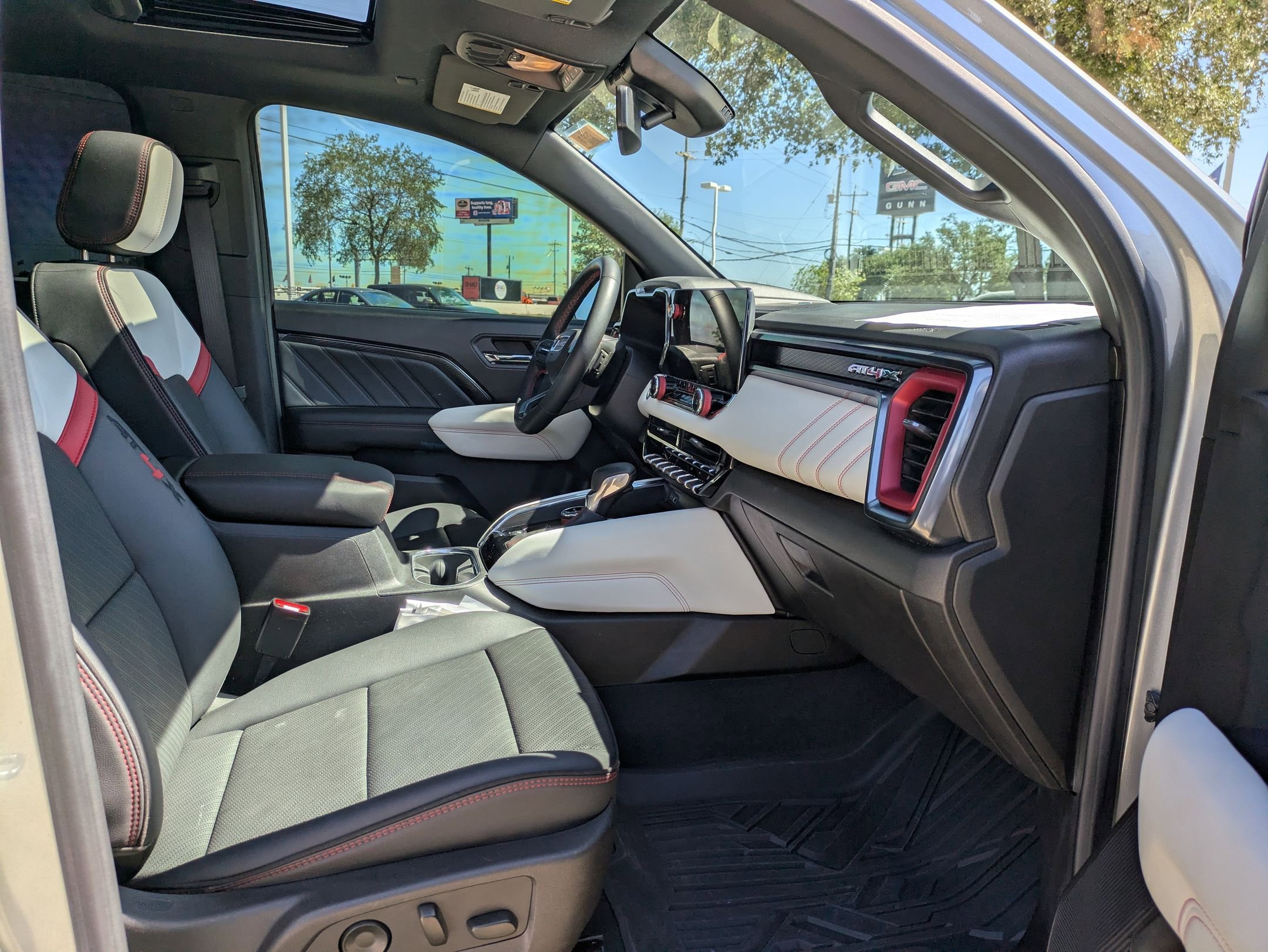 2024 Gmc Canyon AT4X photo 28