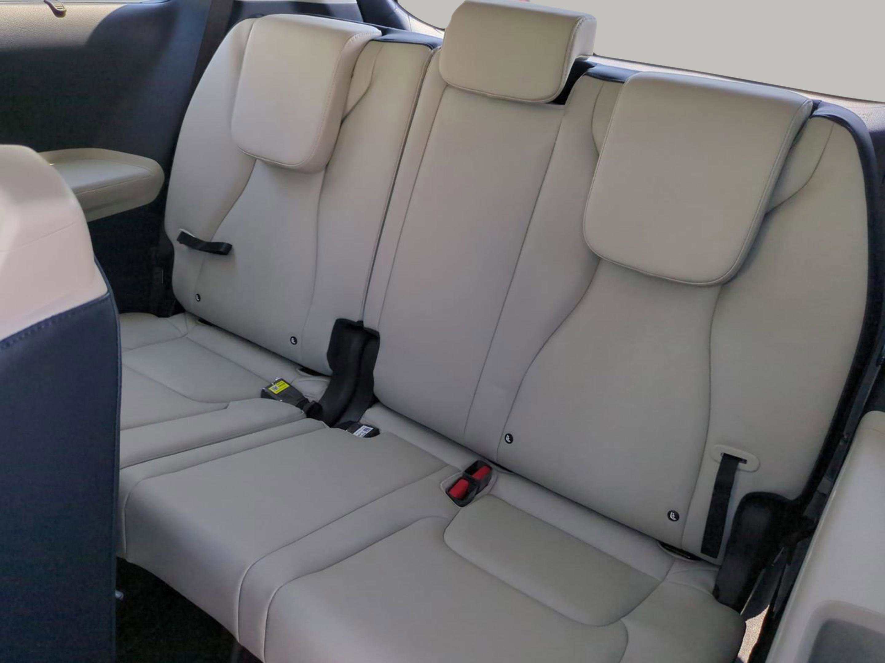 2026 Kia Carnival SX photo 8