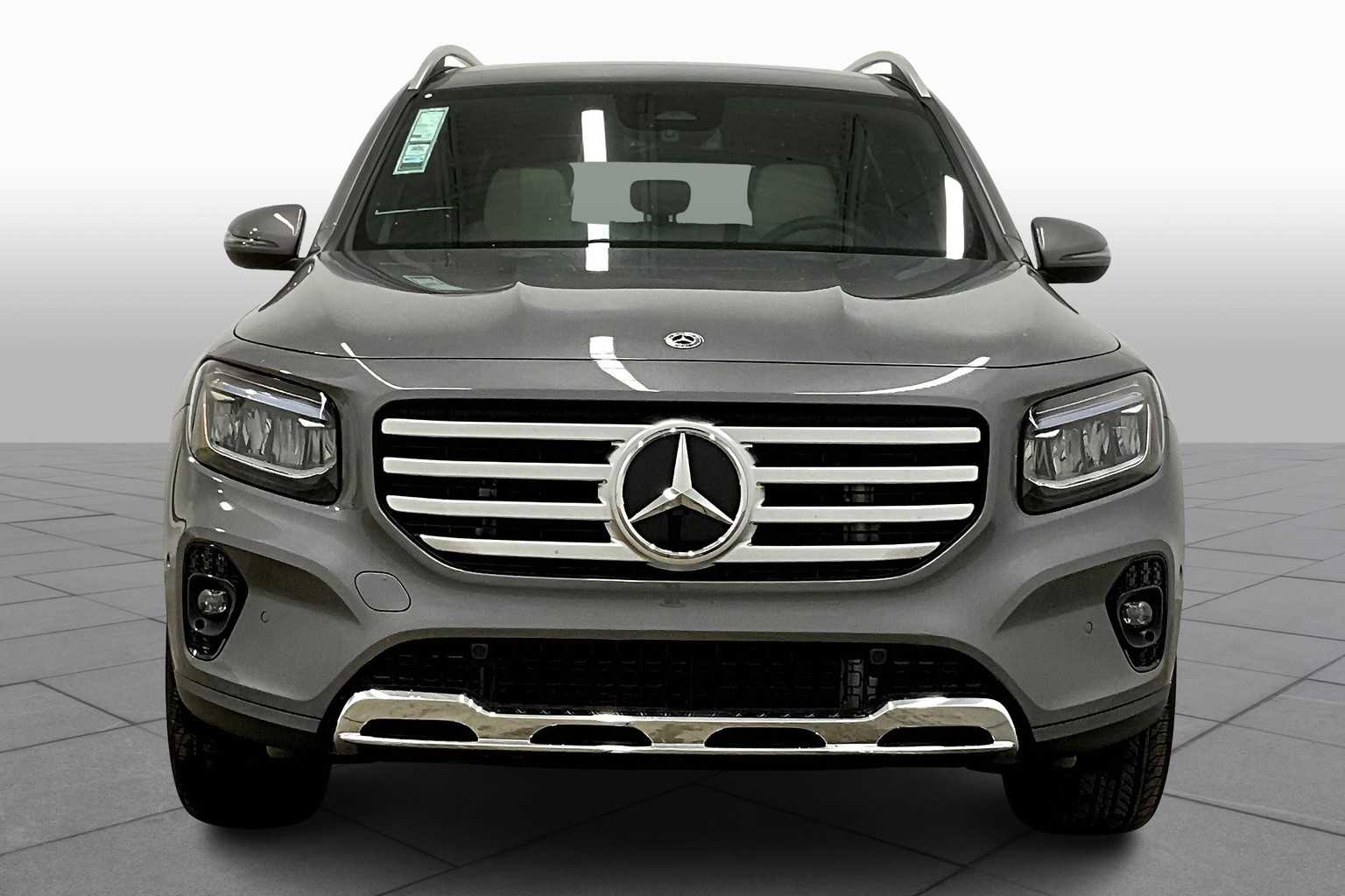 2025 Mercedes Benz GLB 250 photo 3