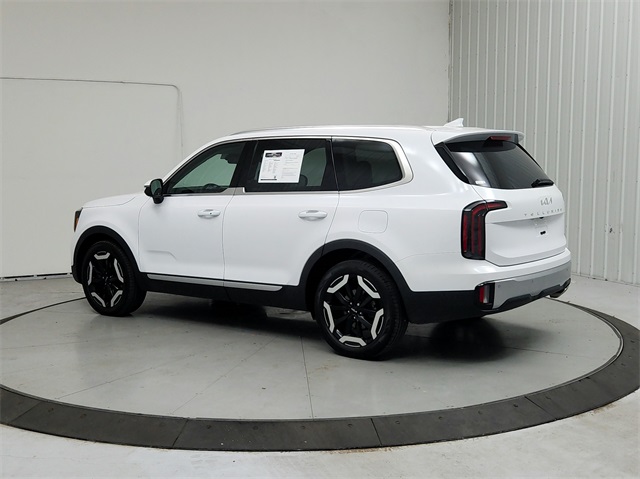 2023 Kia Telluride EX photo 2