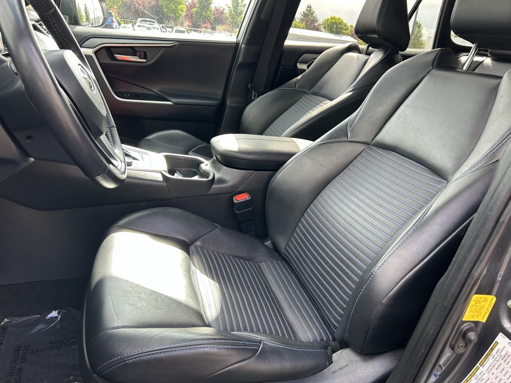 2020 Toyota RAV4 Hybrid XSE photo 22