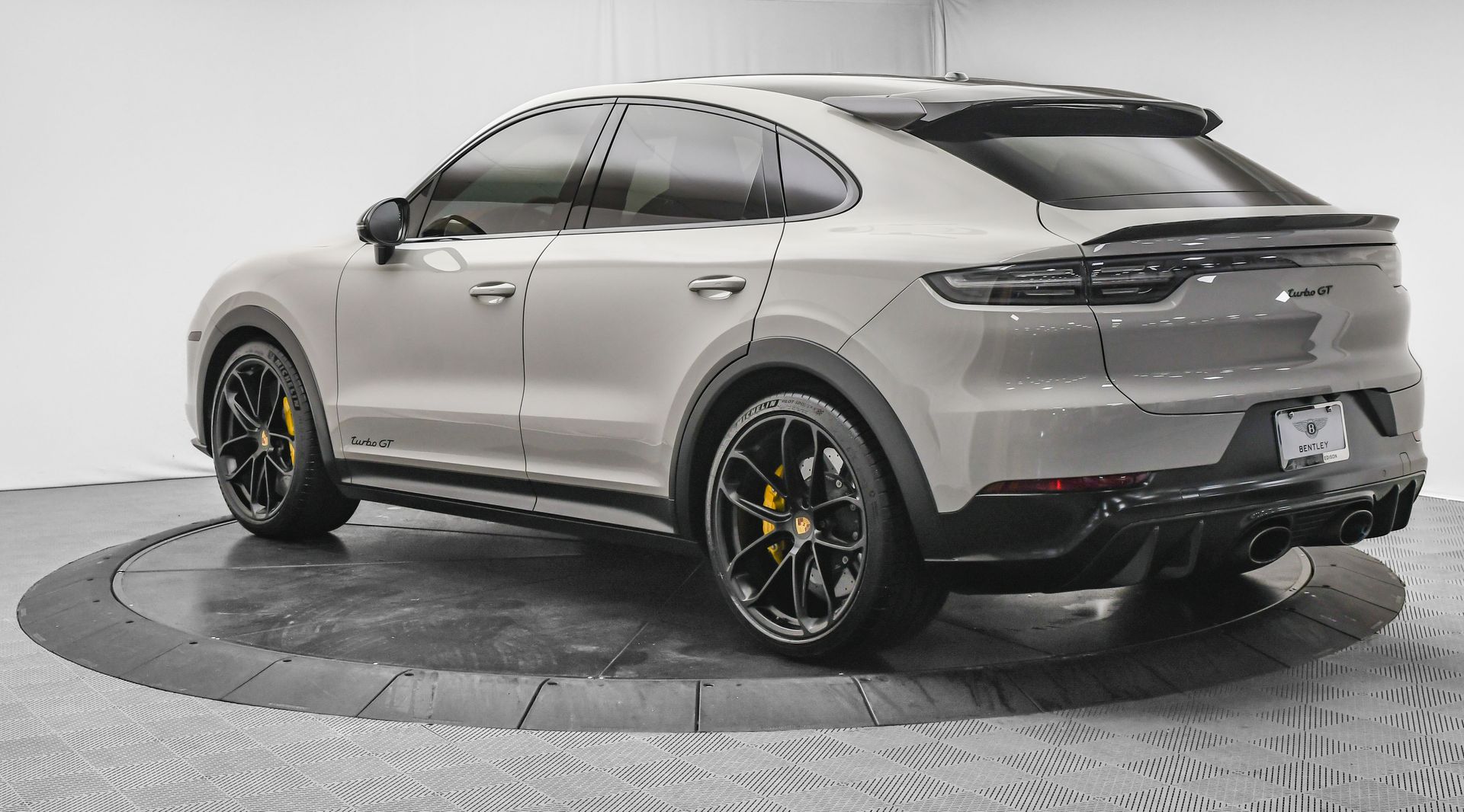 2023 Porsche Cayenne Coupe Turbo GT photo 4
