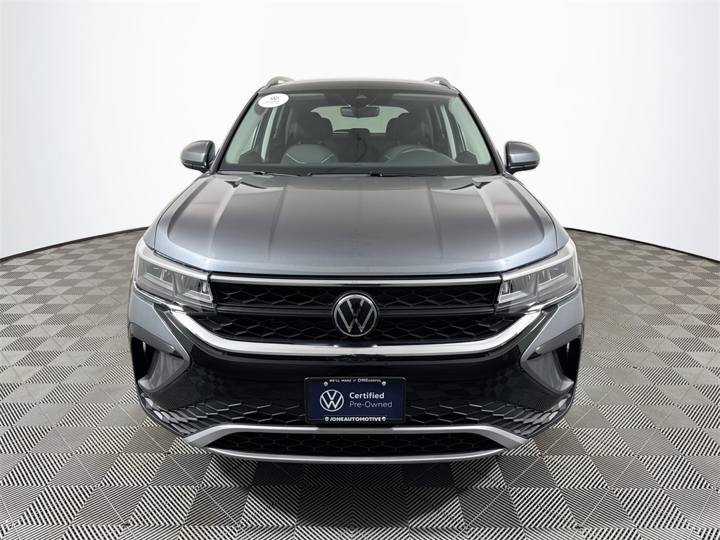 2023 Volkswagen Taos SE photo 3