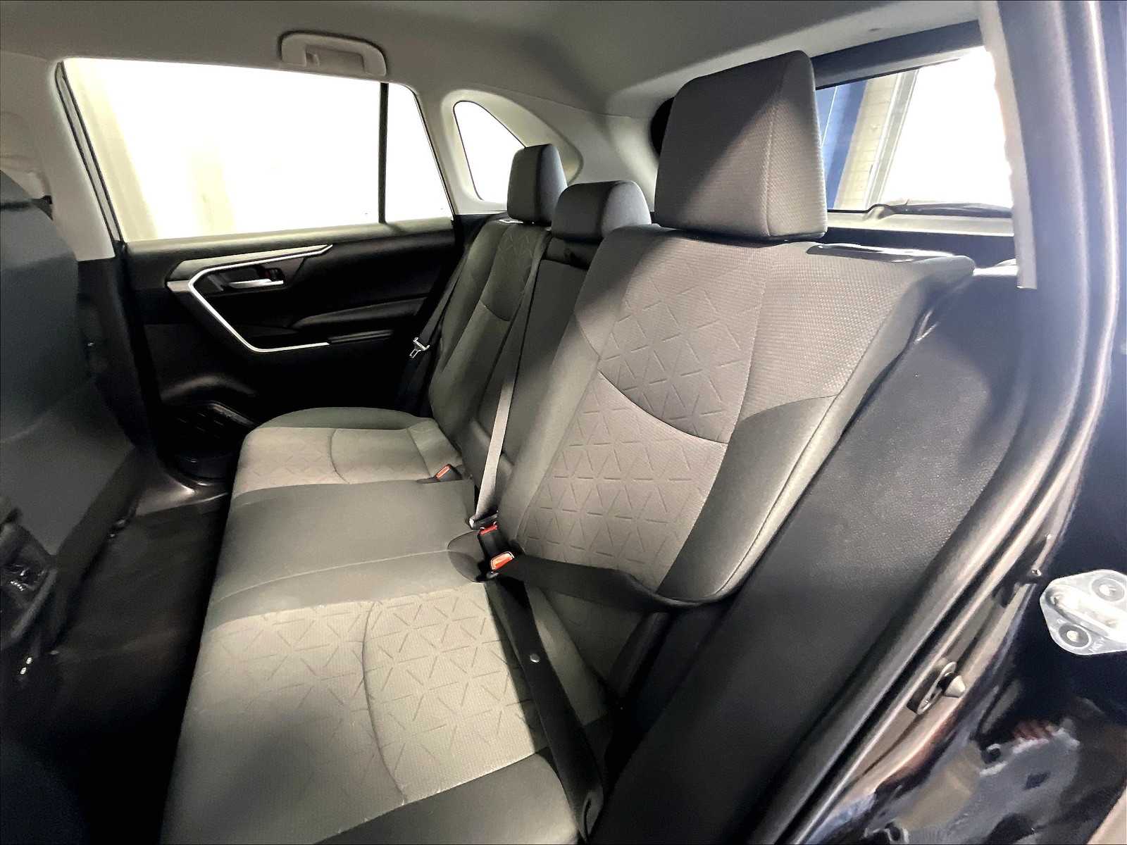 2023 Toyota RAV4 XLE photo 15