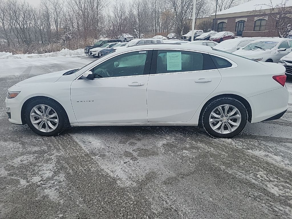 2024 Chevrolet Malibu 1LT photo 2