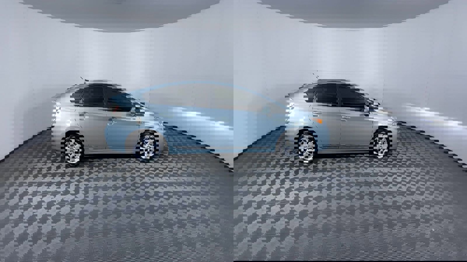 2015 Toyota Prius Four photo 9