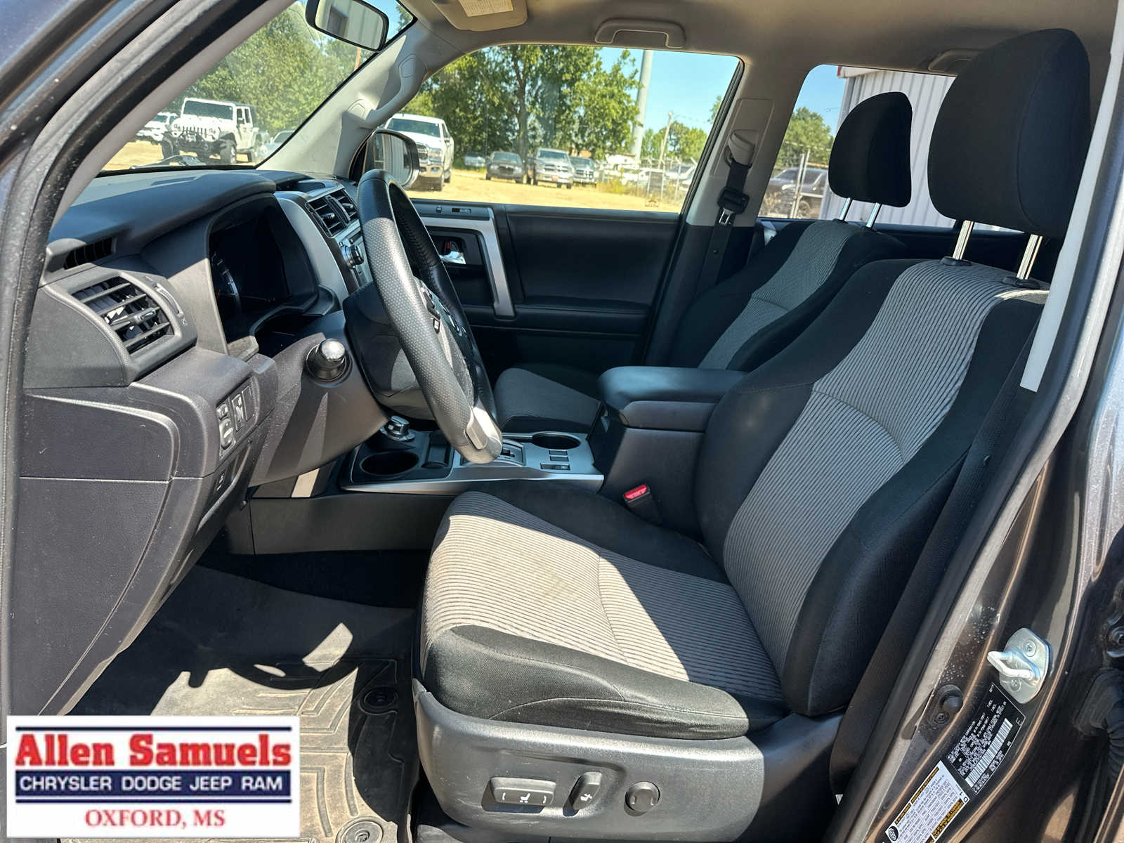 2019 Toyota 4Runner SR5 photo 12