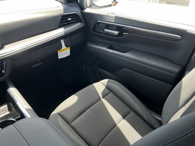 2025 Chevrolet Suburban LS photo 14