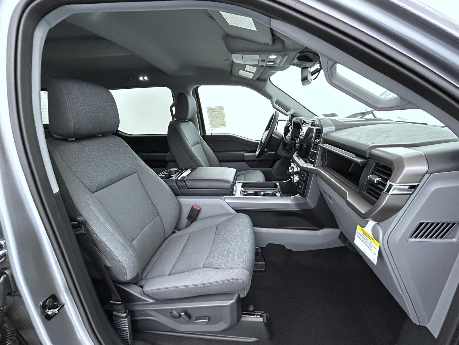 2025 Ford F-150 XLT photo 14