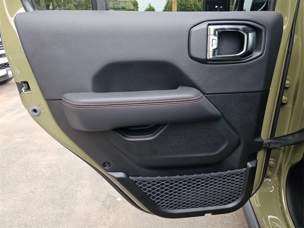 2025 Jeep Wrangler Rubicon X photo 14