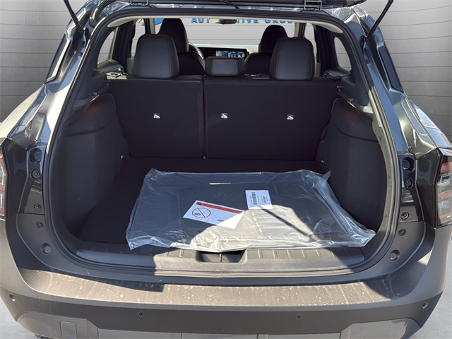 2026 Nissan Kicks SR photo 14