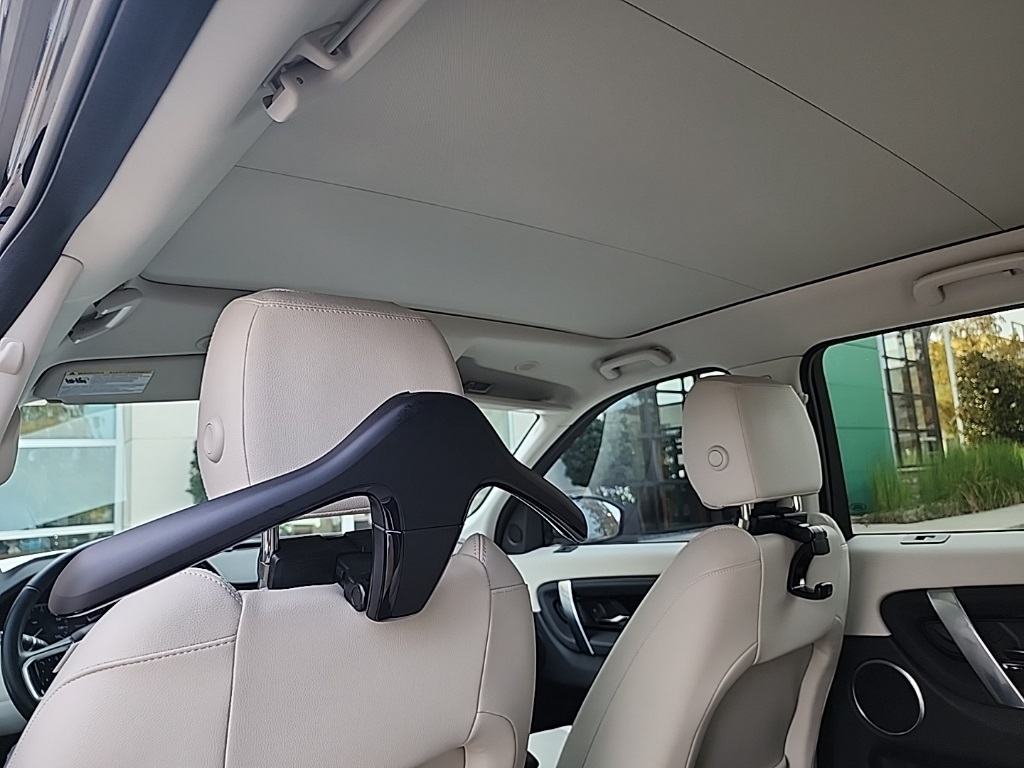 2022 Land Rover Discovery Sport S photo 2