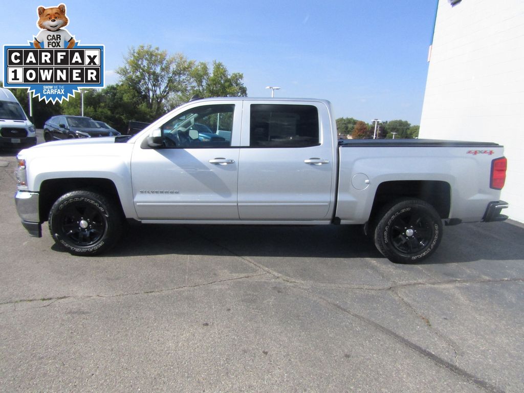2016 Chevrolet Silverado 1500 LT photo 2