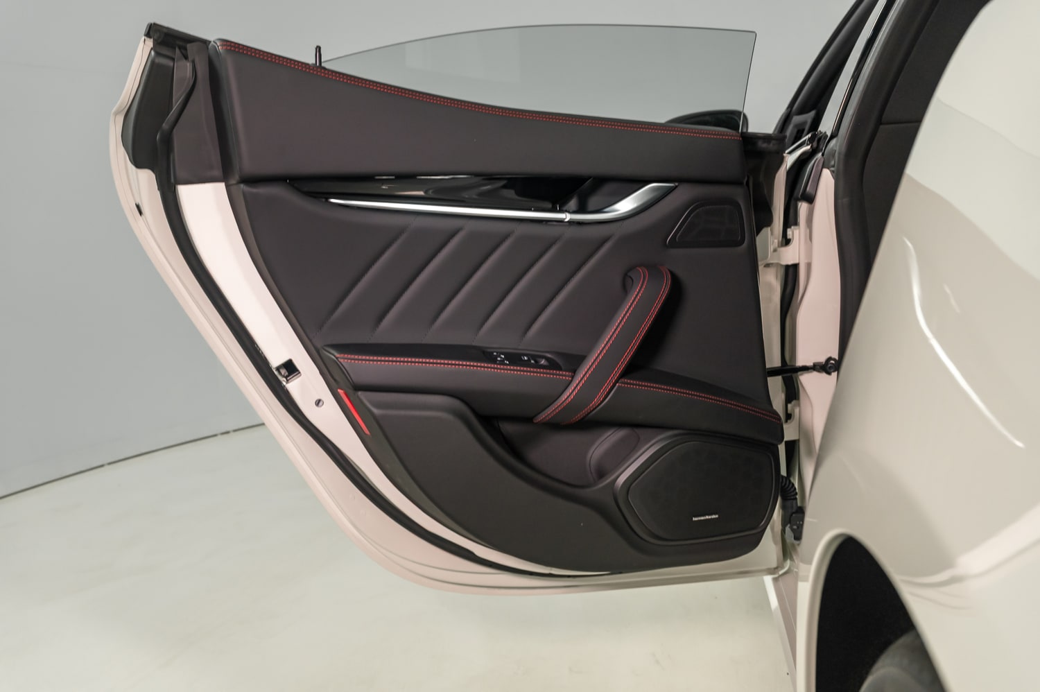 2024 Maserati Ghibli Modena photo 17