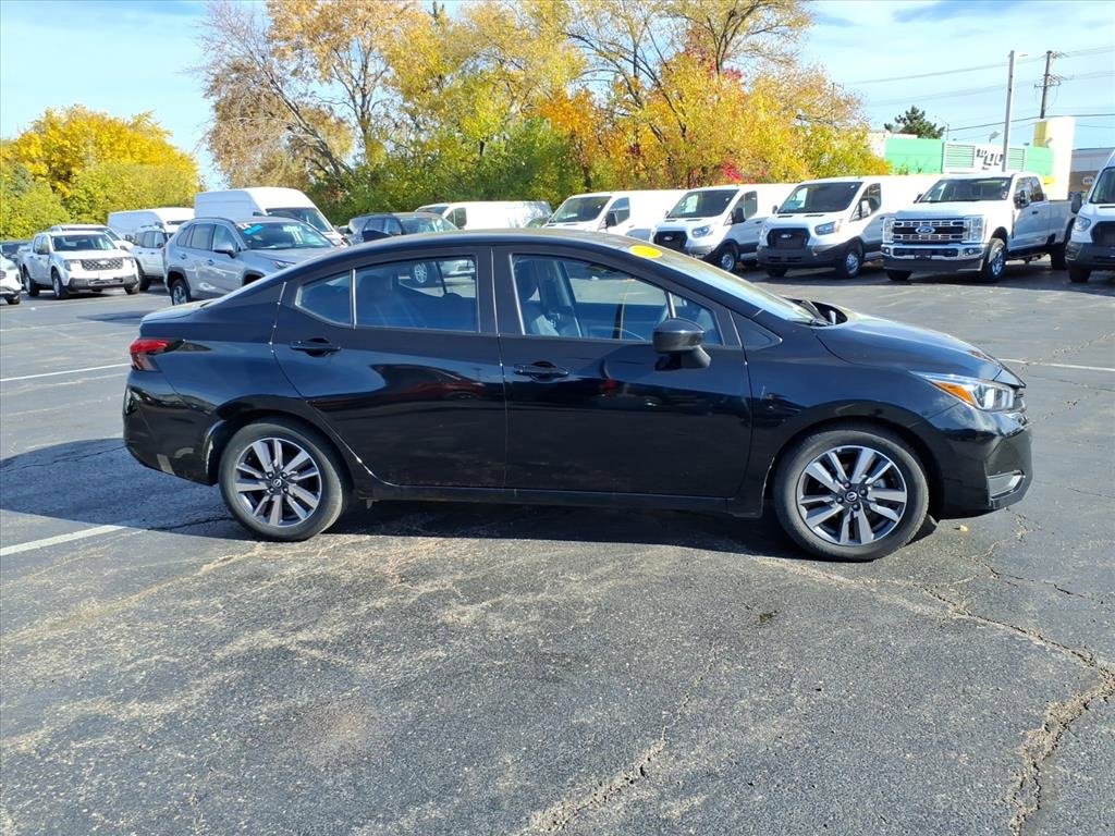 2023 NISSAN VERSA - Image 2