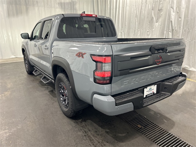 2025 Nissan Frontier PRO-4X photo 5