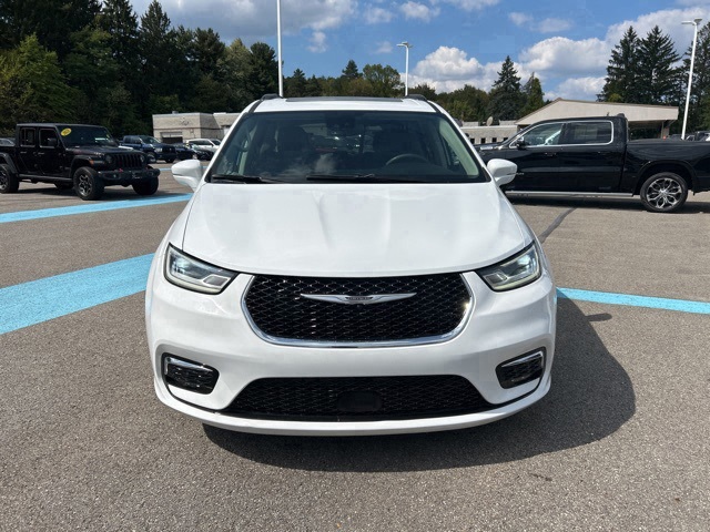 2022 Chrysler Pacifica Touring L photo 7