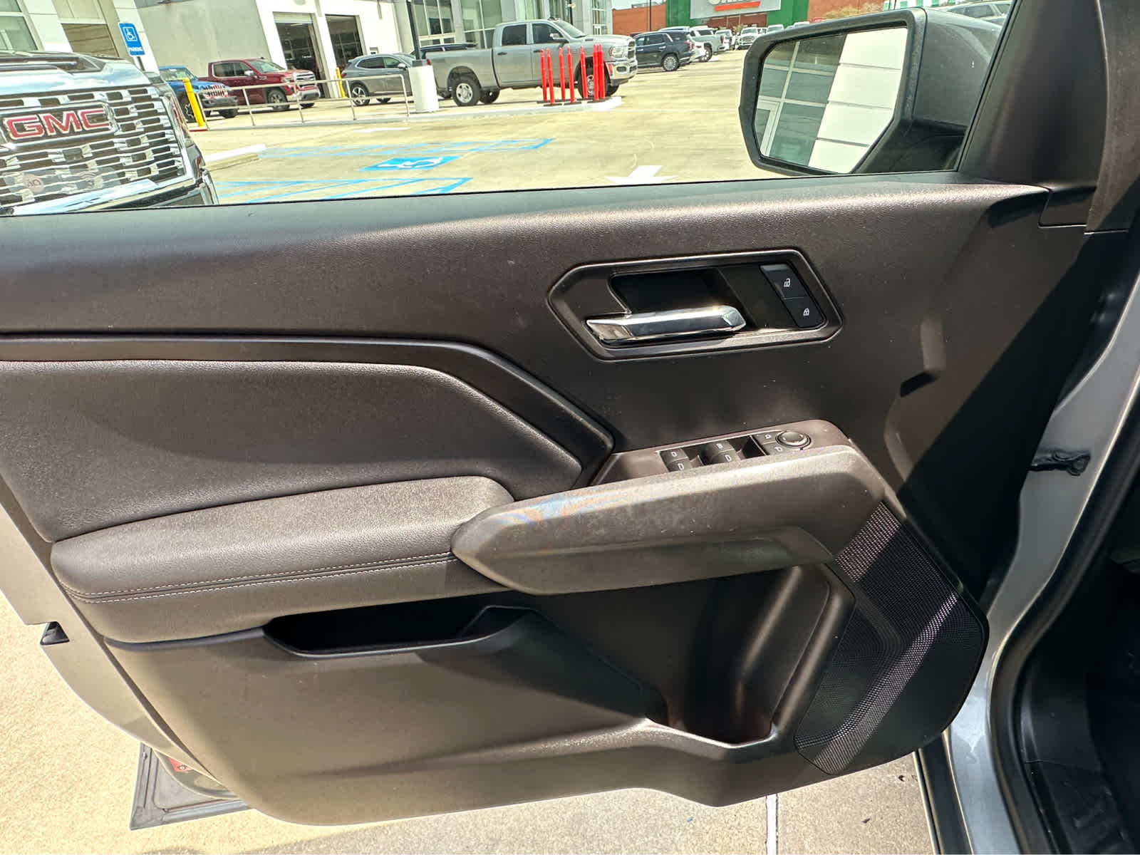 2023 Chevrolet Colorado LT photo 13