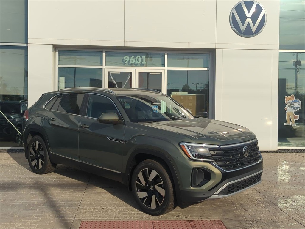 2026 Volkswagen Atlas Cross Sport SEL photo 2