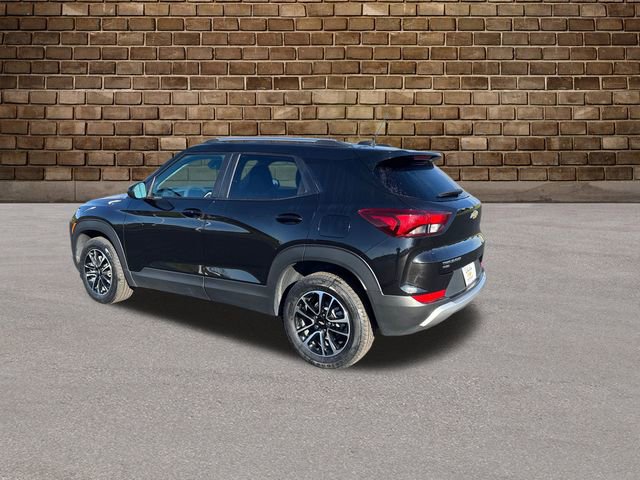 2024 Chevrolet Trailblazer LT photo 3